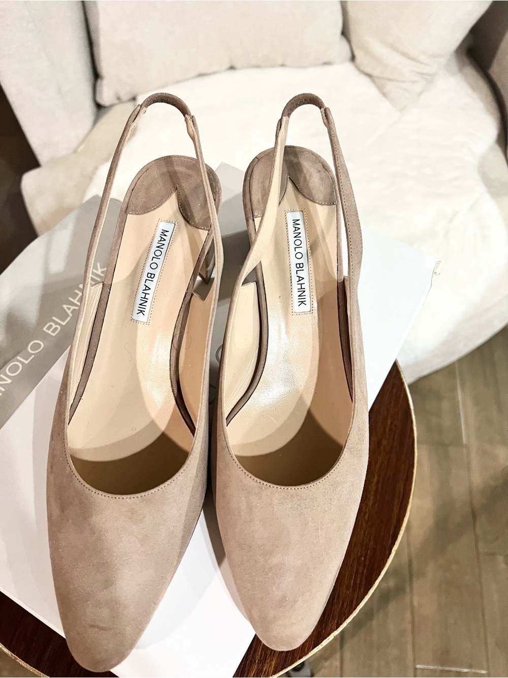 Manolo Blahnik Allurasan suede slingback pumps, size 39, color Taupe